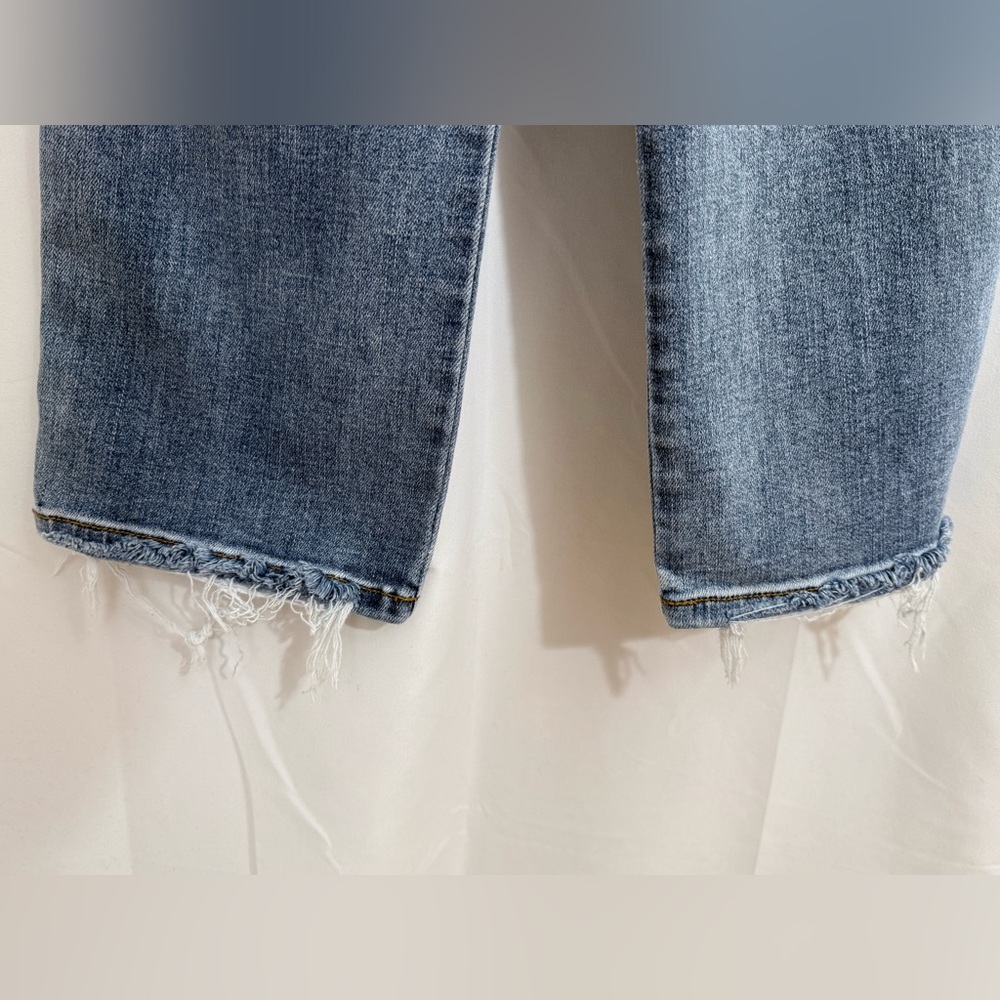 Judy Blue “Dad” High Rise Cell Phone Pocket Jeans With Distressed Spots Size 3 - Picture 11 of 16